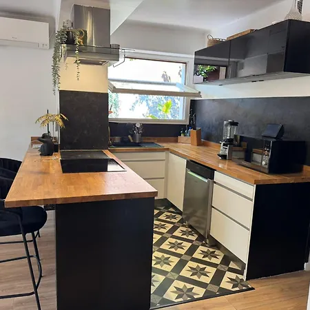 Loft Cocooning Avec Terrasse De 130m2 Et Parking *