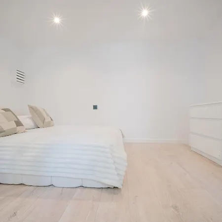 Loft Cocooning Avec Terrasse De 130m2 Et Parking Apartmán Le Cannet